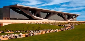 Centro de Convenciones de Doha. Su arquitecto, el japonés Arata Isozaki