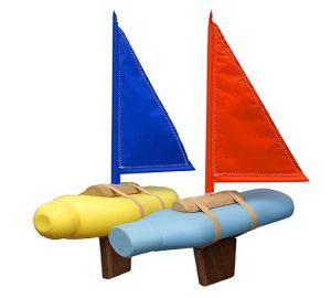 Barquitos hechos con botes vacíos